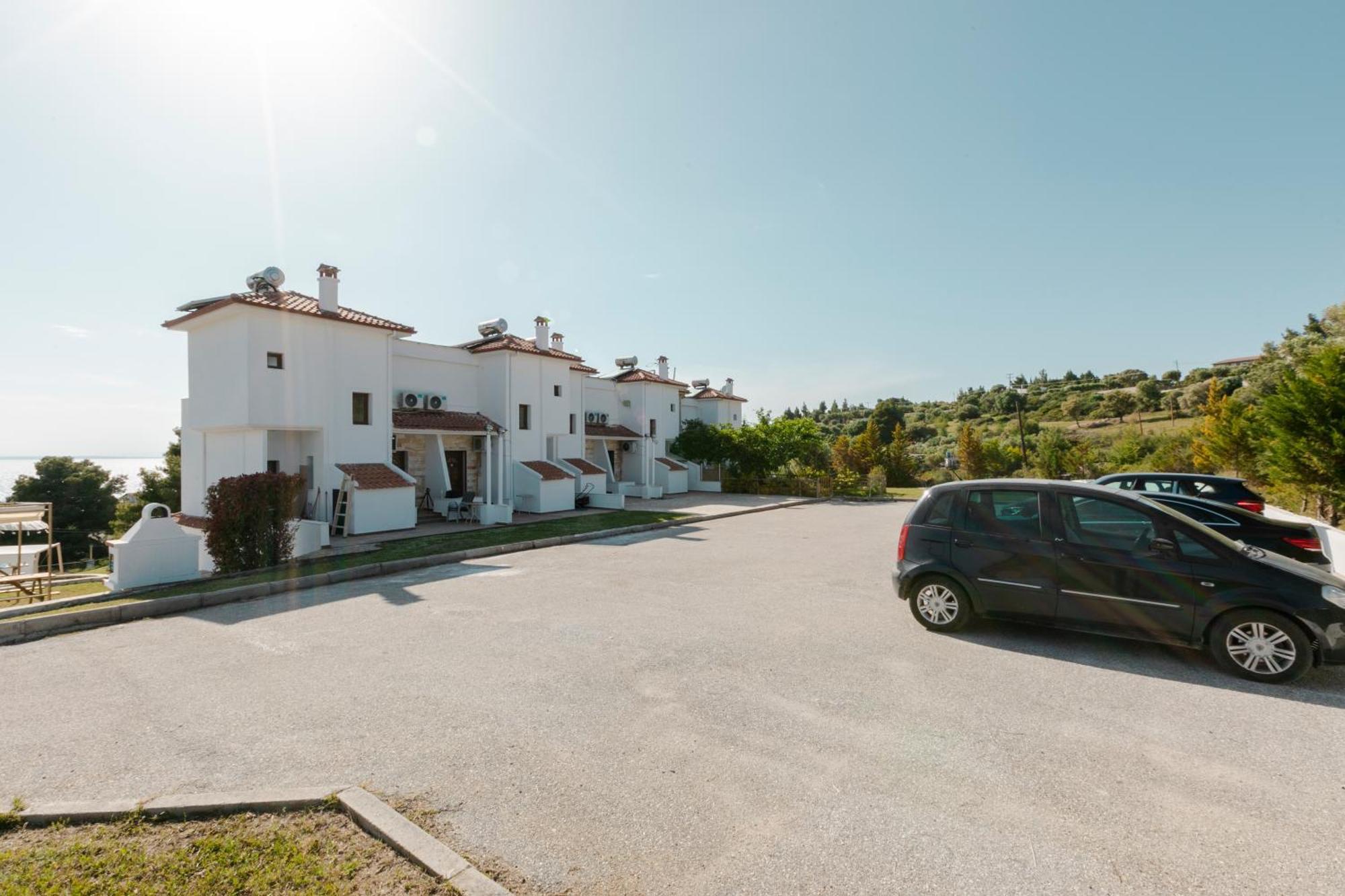 Pine In The Sea Nikiti-Sithonia Apartment Exterior foto